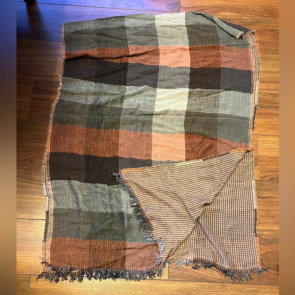 Mia & Tess Women's Multicolor Scarf - Picture 3 of 3